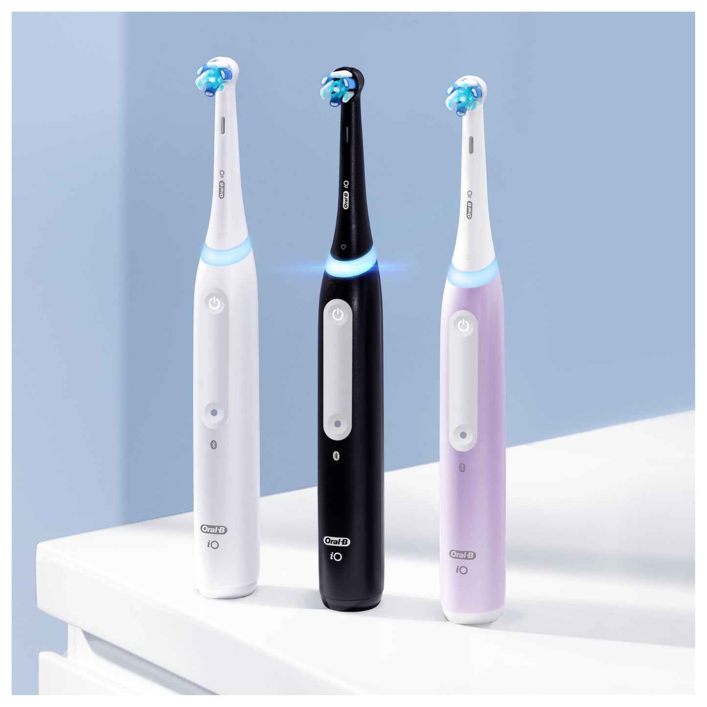 Oral-B iO Series 4 Plus Edition Elektrische Zahnbürste/Electric Toothbrush, PLUS 3 Aufsteckbürsten, 4 Putzmodi für Zahnpflege, Reiseetui, Designed by Braun, matt schwarz