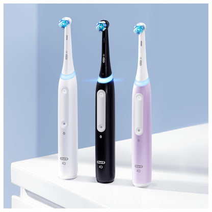 Oral-B iO Series 4 Plus Edition Elektrische Zahnbürste/Electric Toothbrush, PLUS 3 Aufsteckbürsten, 4 Putzmodi für Zahnpflege, Reiseetui, Designed by Braun, matt schwarz