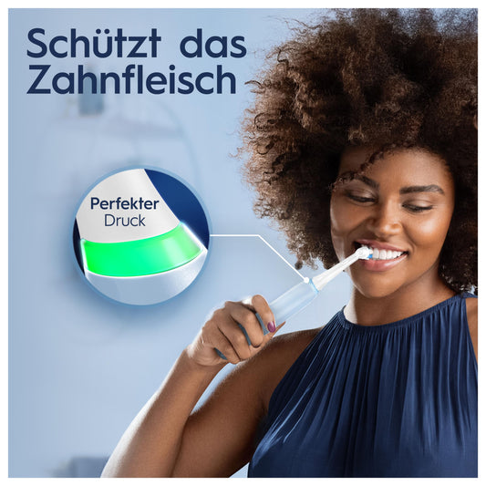 Oral-B iO Series 3 Plus Edition Elektrische Zahnbürste, Electric Toothbrush, PLUS 3 Aufsteckbürsten, 3 Putzmodi für Zahnpflege, Designed by Braun, TESTSIEGER Stiftung Warentest (12/2024), Ice Blau